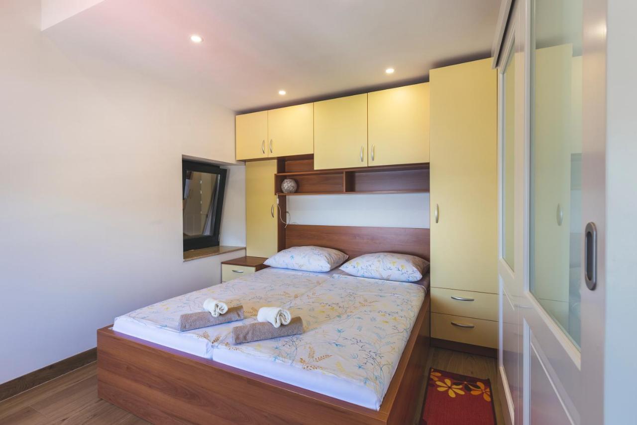 Vinea Apartmani Umag, Ulica G Garibaldia 2 Exterior photo